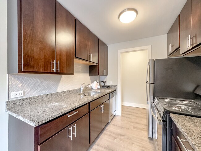 Photo - 535 W Surf St Unit 302