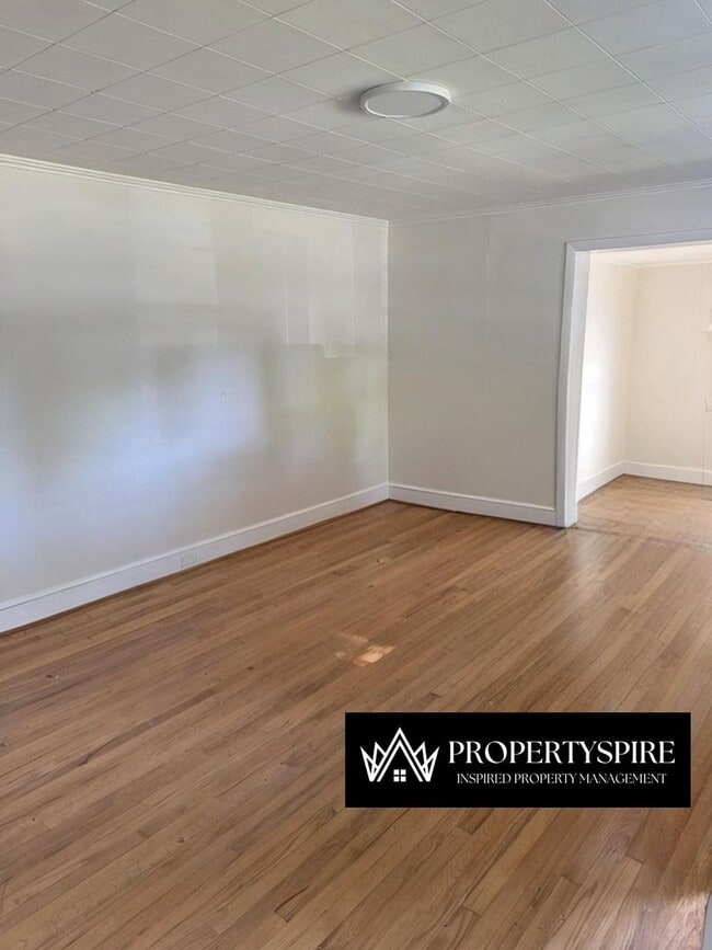 Photo - Charming 3 Bed 2 Bath Room Home In Salisbu...