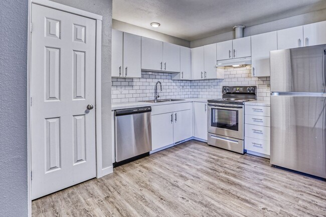 Photo - Selkirk Apartments