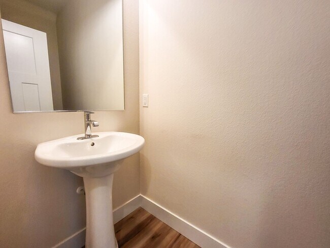 Photo - BOONE667-669-NEW Unidad 669