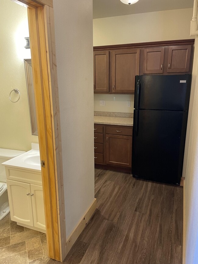 606 Broadway St Unit 202