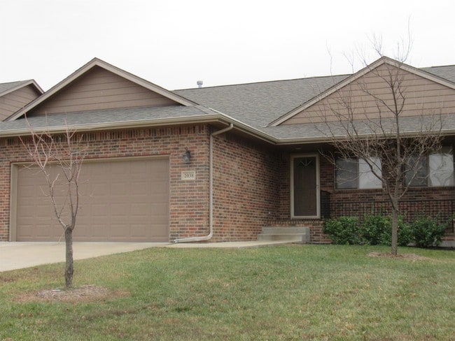 Building Photo - 2038 N Springbrook St