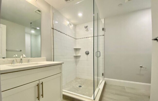 Charming 3 Bedroom-No Broker Fee - Charming 3 Bedroom-No Broker Fee