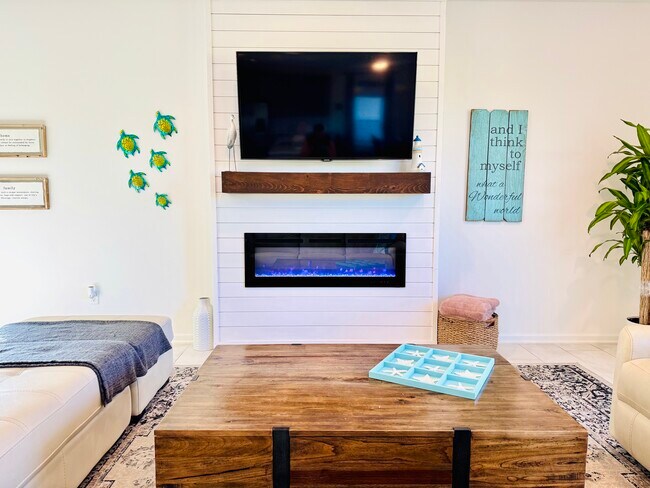 Photo - 128 Nighthawk Ln