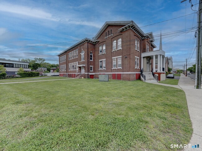 111 Franklin Square Unit 102