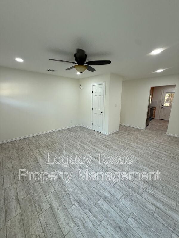 Photo - 6205 US-67 Unit Apartment C