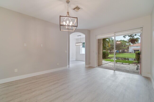Photo - 205 River Bluff Ln