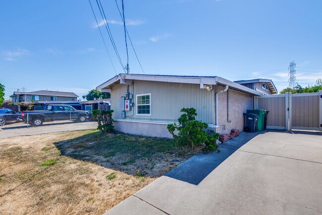 Photo - 2782 Sleepy Hollow Ave