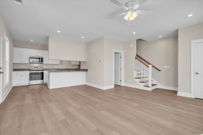 Photo - 195 Romney St