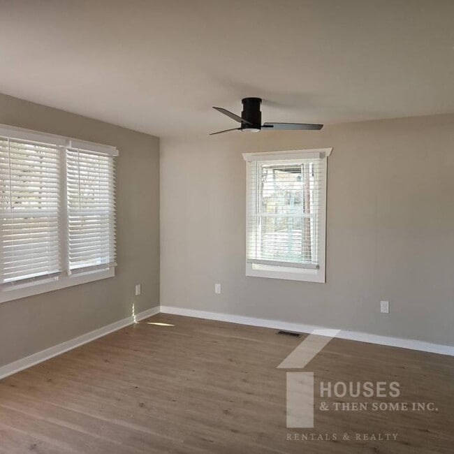 Photo - 511 Hampton Ave