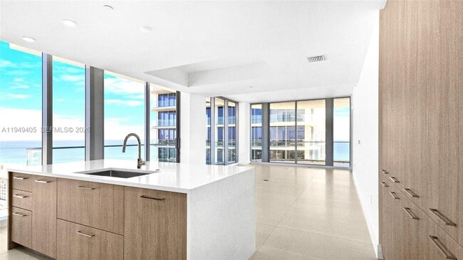 Photo - 153 N Seabreeze Blvd Unidad 2105-S