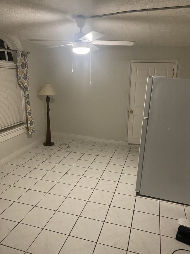 Photo - 1325 Drew St Unit upstairs