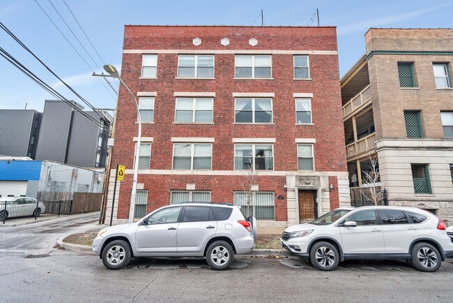 Building Photo - 1410 W Sunnyside Ave Unit 1S