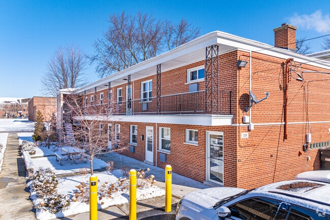 Building Photo - Douglas Avenue Apartments