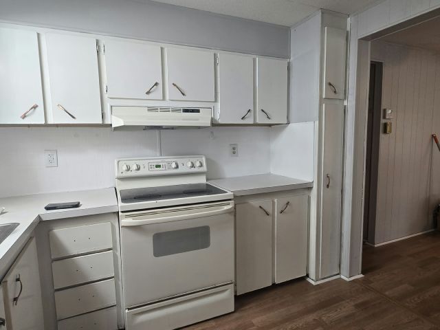 Photo - 305 49th Ave Dr W