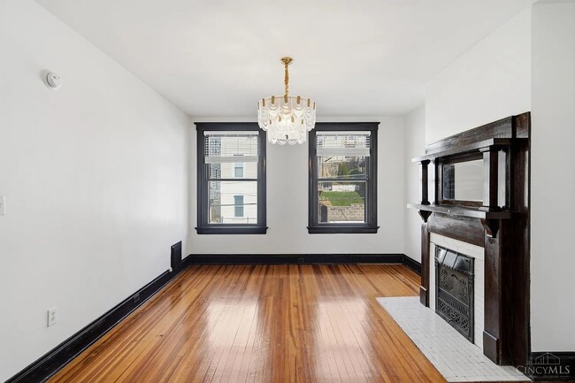 Photo - 535 Klotter Ave