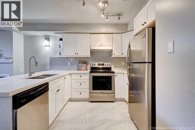 Photo - 78 Coxwell Ave
