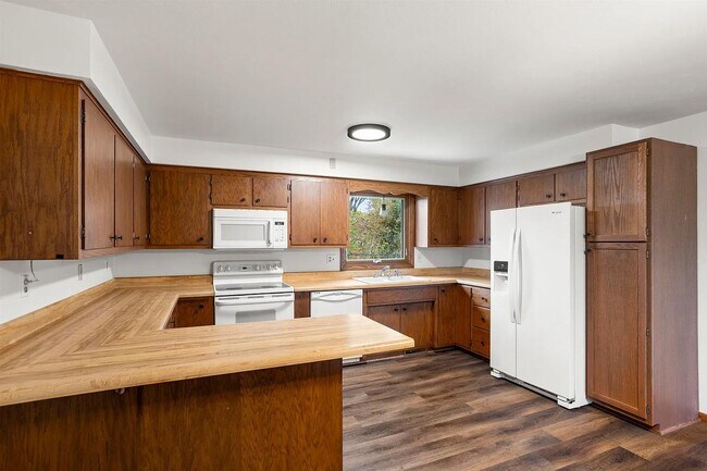 Photo - 1303 Haen Dr