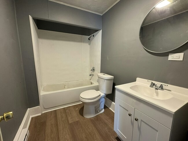 Photo - 158 Main St