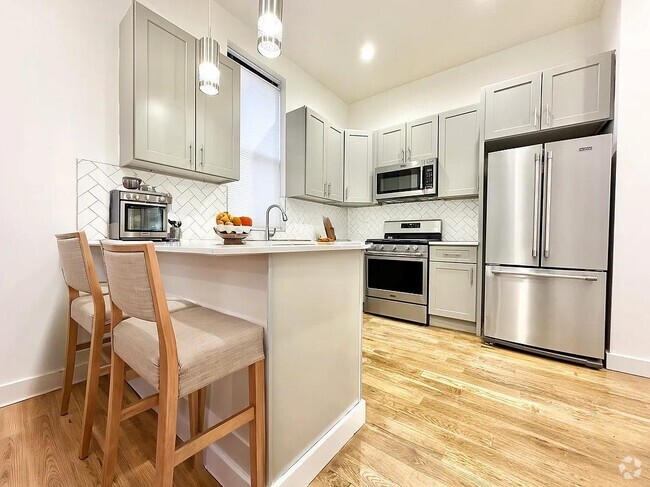 Building Photo - 60-47 68th Ave Rental