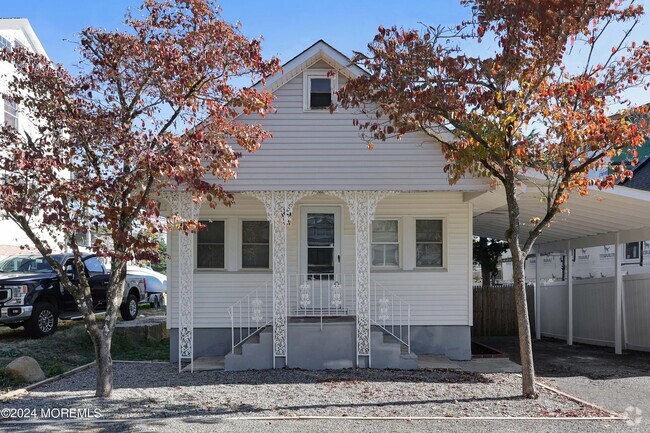 Building Photo - 1423 Holmes Ave Rental