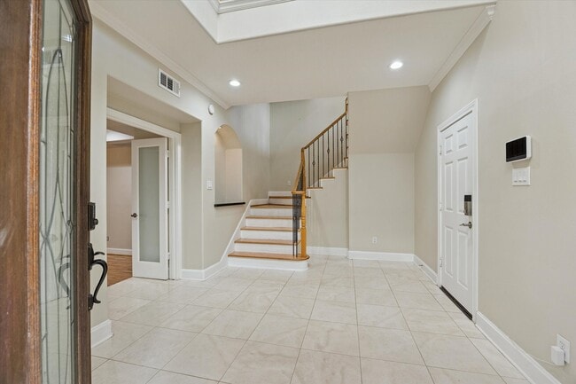 Photo - 2103 Hazard St