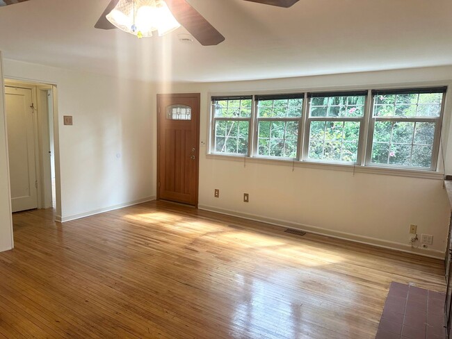 Photo - 14041 Wallingford Ave N
