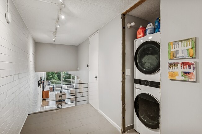 Photo - 630 Vernon Ave Unit 630 Vernon Avenue, 10