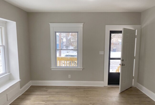 Photo - 3711 E 61st St Unidad 1