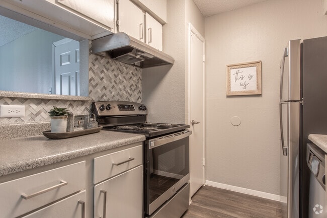 Kitchen - The Harbour Apartments