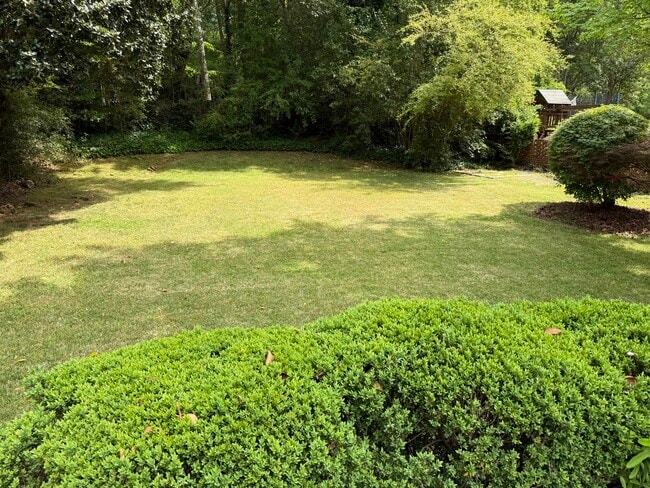 Photo - 286 Midvale Dr NE