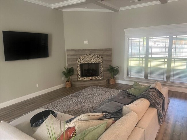 Photo - 100 Newport Ave