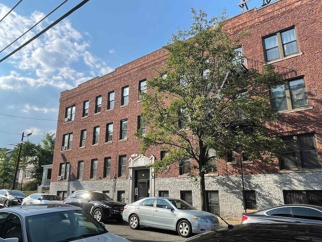 Building Photo - 1 Noll Pl