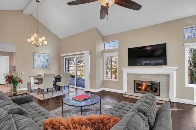 Photo - 5915 Smoke Glass Trail