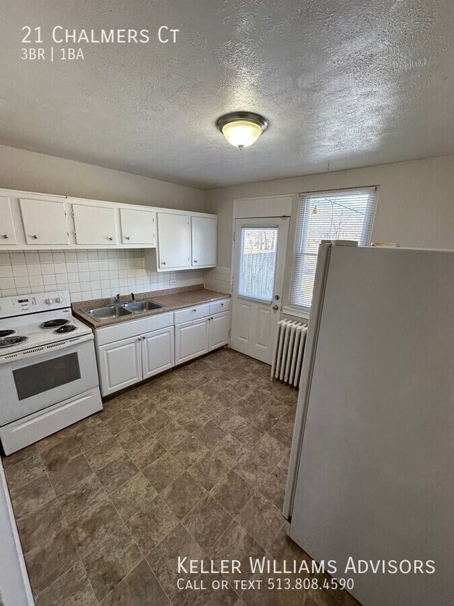 Photo - 21 Chalmers Ct