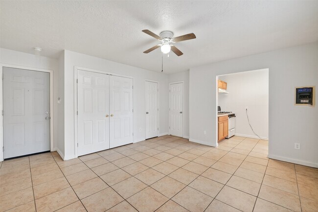 Photo - 7742 Park Pl Blvd Unit 4