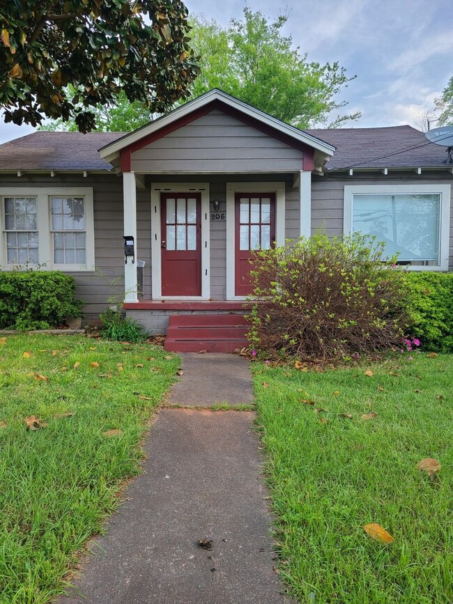 Quaint 2 bedroom and 1 bathroom ready for ... - Quaint 2 bedroom and 1 bathroom ready for ... House