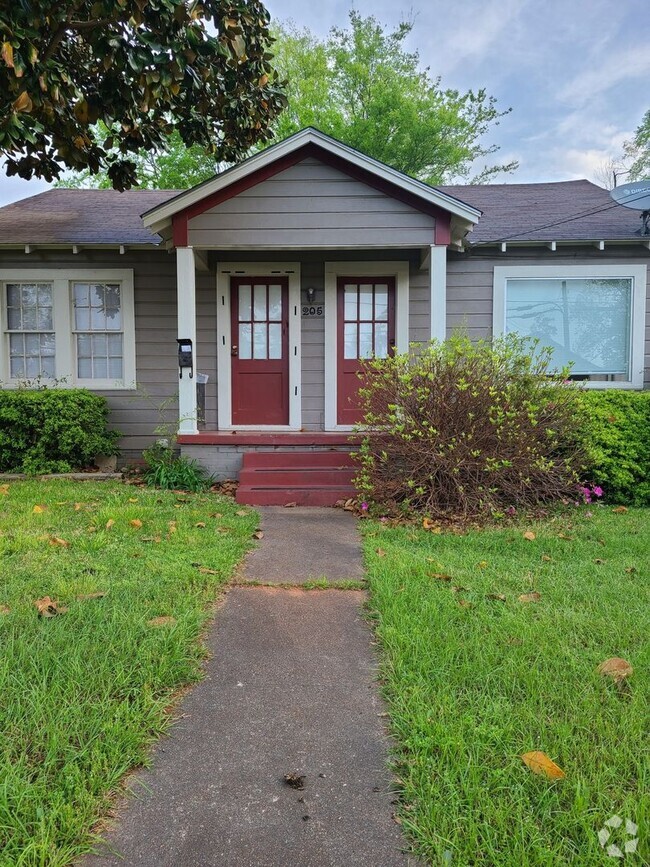 Building Photo - Quaint 2 bedroom and 1 bathroom ready for ... Rental