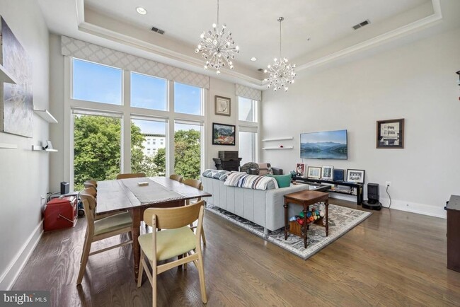 Building Photo - 3815 14th St NW Unit 6