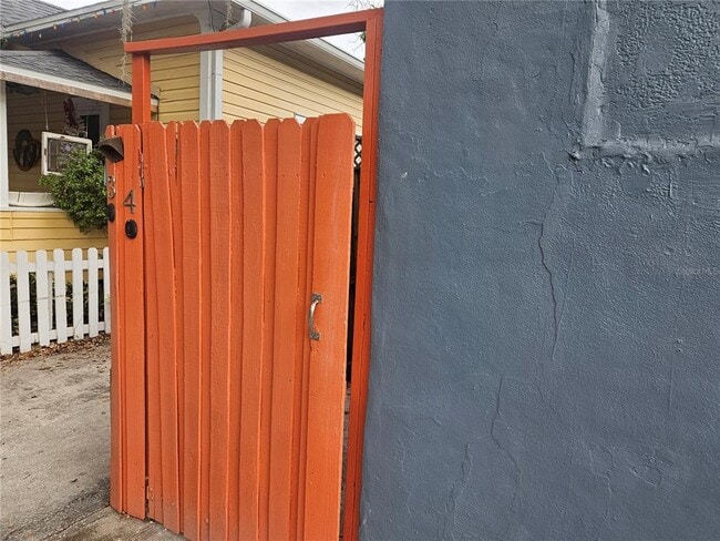 Photo - 655 7th Ave N