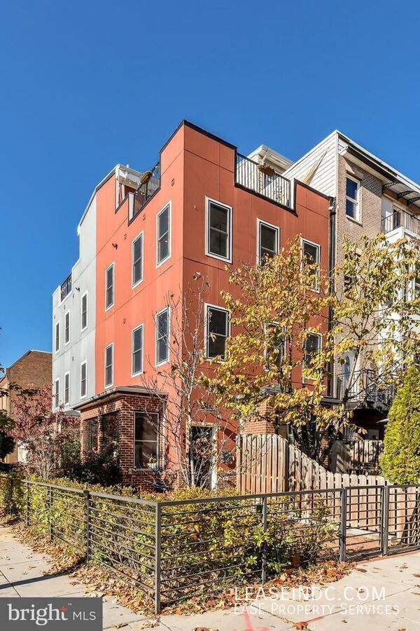 Photo - 963 14th St SE Unit #1