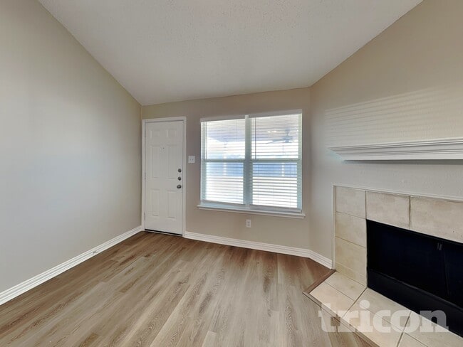 Photo - 923 McKavett Dr