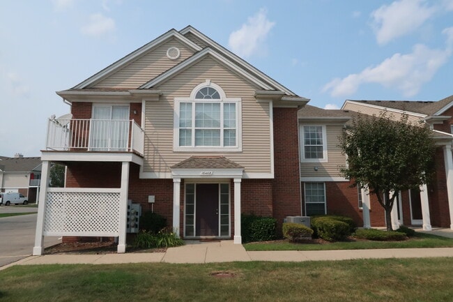 Building Photo - 16468 Radison Dr Unit 258