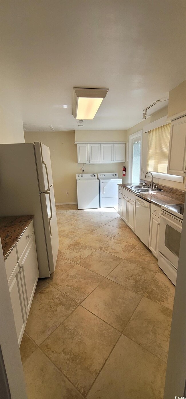 Photo - 609 Hibiscus Ave