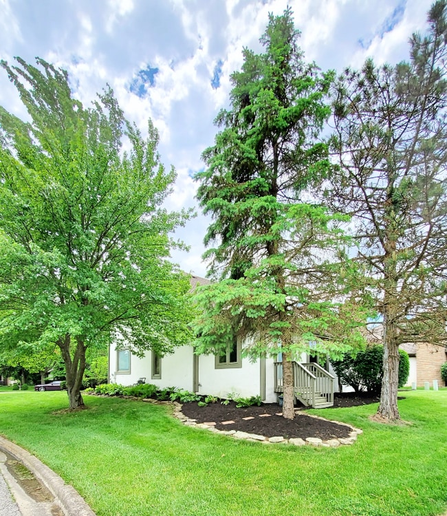 Photo - 5990 Kirkwall Ct W