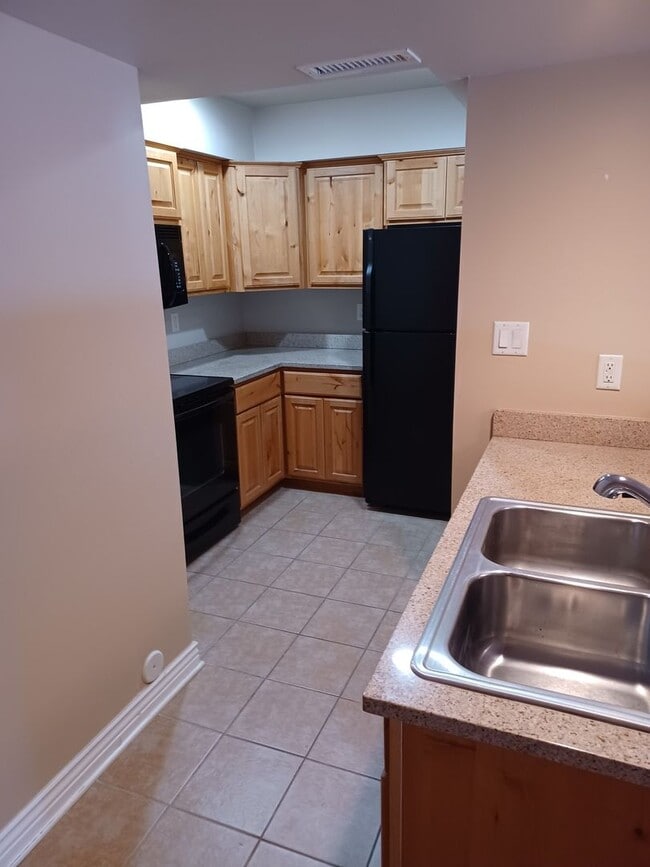 3200 S Litzler Dr