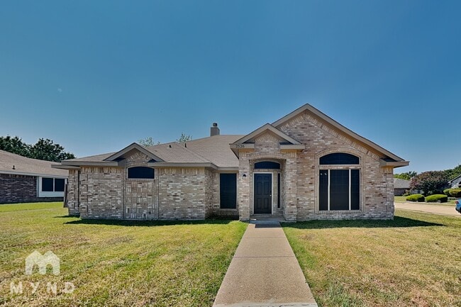 Building Photo - 2526 Sunset Dr