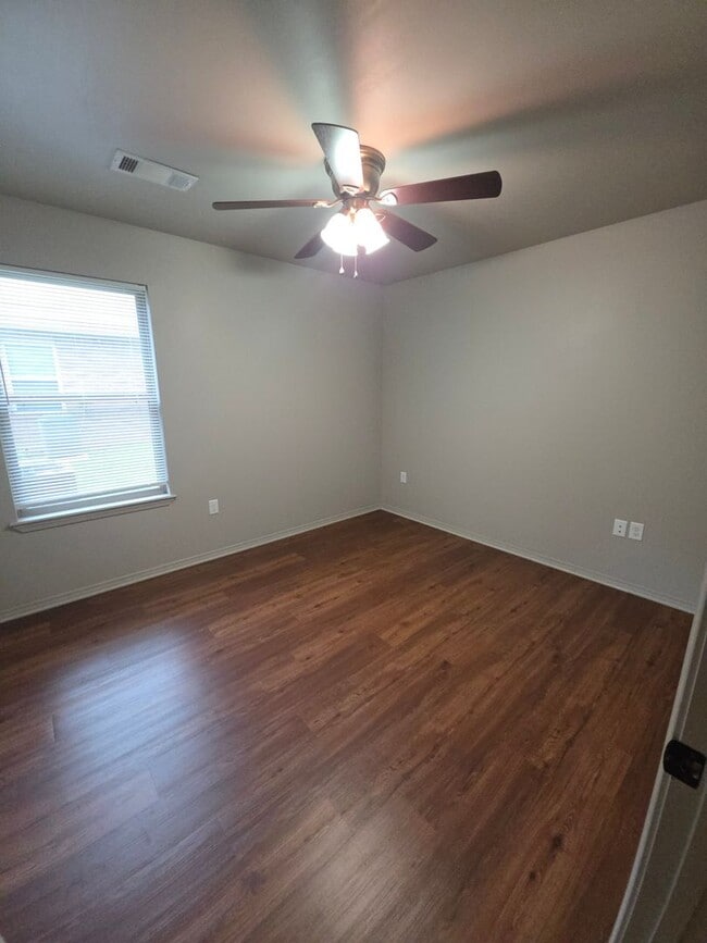 Photo - 224 E N St Unit 1