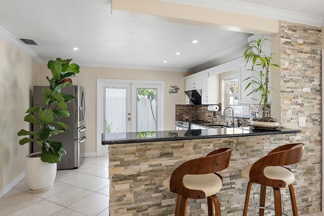 904 Ortega Rd