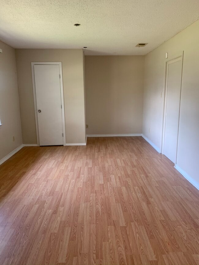 Photo - 919 Magnolia Ln